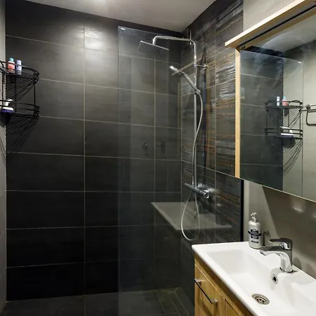 Victoria Apartment